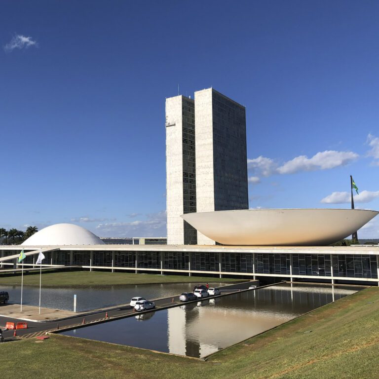 Clube de Engenharia projeto de lei visa desregulamentar profissoes projeto de lei visa desregulamentar profissoes