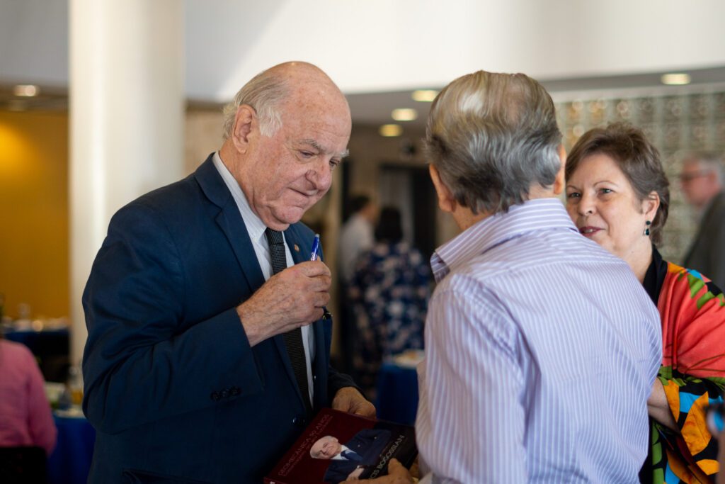 Almoço de Confraternização presta homenagem aos 50 anos da Geomecânica almoco de confraternizacao presta homenagem aos 50 anos da geomecanica almoco de confraternizacao presta homenagem aos 50 anos da geomecanica 46