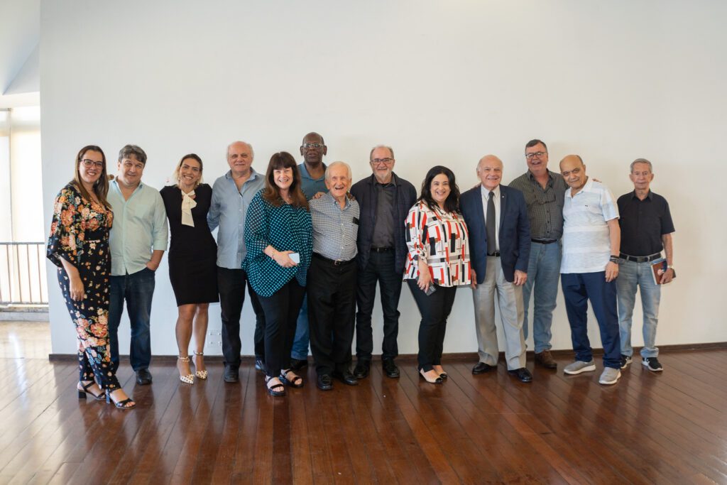 Almoço de Confraternização presta homenagem aos 50 anos da Geomecânica almoco de confraternizacao presta homenagem aos 50 anos da geomecanica almoco de confraternizacao presta homenagem aos 50 anos da geomecanica 52