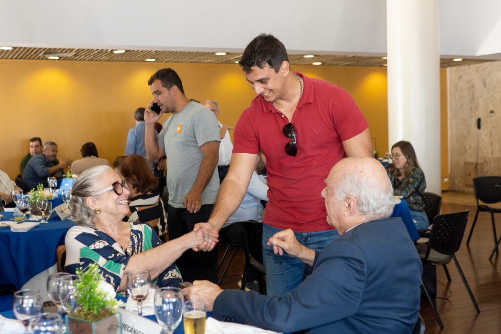 Almoço de Confraternização presta homenagem aos 50 anos da Geomecânica almoco de confraternizacao presta homenagem aos 50 anos da geomecanica almoco de confraternizacao presta homenagem aos 50 anos da geomecanica 53