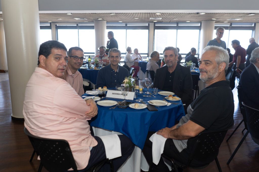 Almoço de Confraternização presta homenagem aos 50 anos da Geomecânica almoco de confraternizacao presta homenagem aos 50 anos da geomecanica almoco de confraternizacao presta homenagem aos 50 anos da geomecanica 77