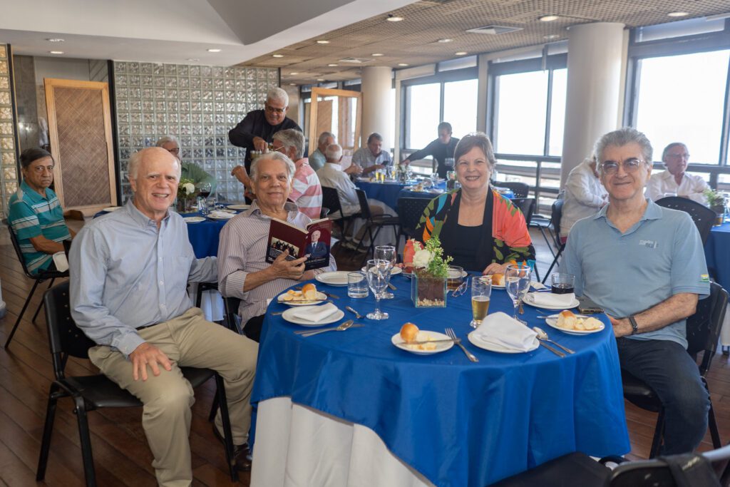 Almoço de Confraternização presta homenagem aos 50 anos da Geomecânica almoco de confraternizacao presta homenagem aos 50 anos da geomecanica almoco de confraternizacao presta homenagem aos 50 anos da geomecanica 78