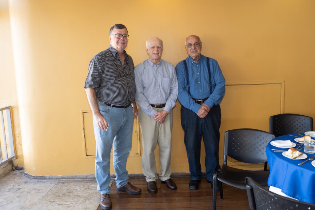 Almoço de Confraternização presta homenagem aos 50 anos da Geomecânica almoco de confraternizacao presta homenagem aos 50 anos da geomecanica almoco de confraternizacao presta homenagem aos 50 anos da geomecanica 85