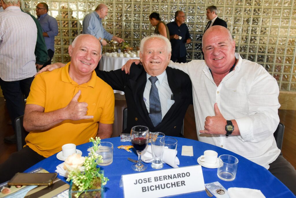 ABEA é homenageada no Almoço do Clube 36 ABEA é homenageada no Almoço do Clube abea e homenageada no almoco do clube abea e homenageada no almoco do clube 1