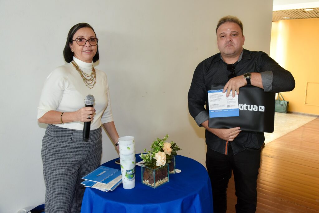 ABEA é homenageada no Almoço do Clube 21 ABEA é homenageada no Almoço do Clube abea e homenageada no almoco do clube abea e homenageada no almoco do clube 20