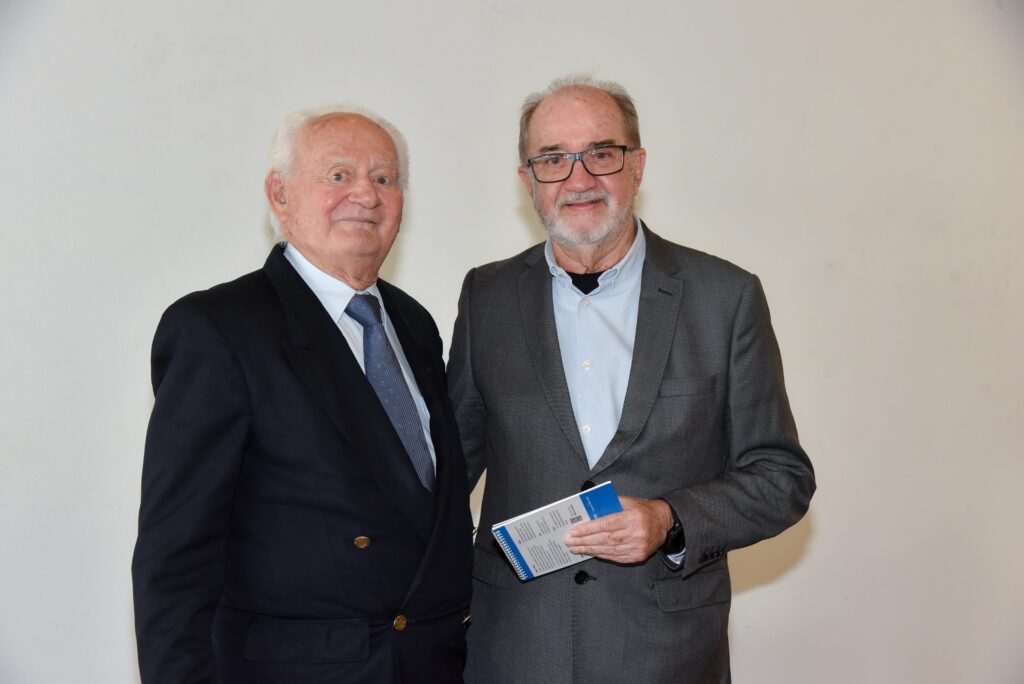 ABEA é homenageada no Almoço do Clube 25 ABEA é homenageada no Almoço do Clube abea e homenageada no almoco do clube abea e homenageada no almoco do clube 24