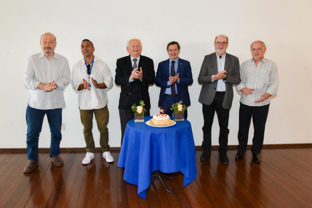 ABEA é homenageada no Almoço do Clube 5 ABEA é homenageada no Almoço do Clube abea e homenageada no almoco do clube abea e homenageada no almoco do clube 3