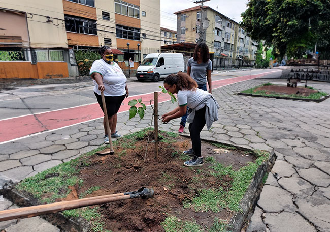 Voluntários ajudam na preservação de áreas verdes no Rio 257765304 5469282406505510 133784042010291507 n