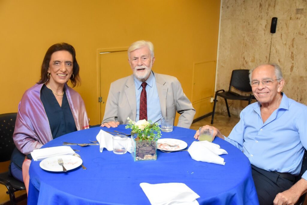 Almoço do Clube presta homenagem às mulheres 5 Almoço do Clube presta homenagem às mulheres almoco do clube presta homenagem as mulheres almoco do clube presta homenagem as mulheres 3