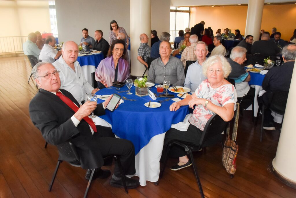 Almoço do Clube presta homenagem às mulheres 40 Almoço do Clube presta homenagem às mulheres almoco do clube presta homenagem as mulheres almoco do clube presta homenagem as mulheres 39