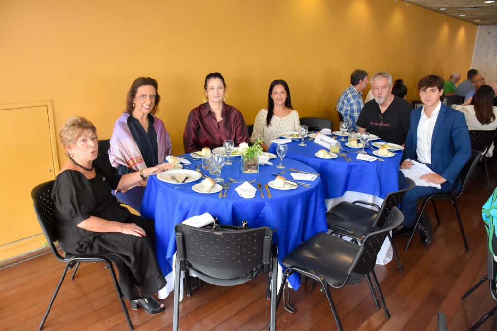 Almoço do Clube presta homenagem às mulheres 57 Almoço do Clube presta homenagem às mulheres almoco do clube presta homenagem as mulheres almoco do clube presta homenagem as mulheres 57