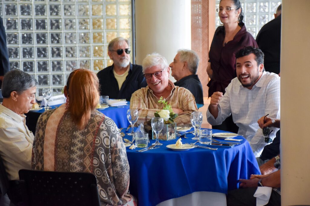 Almoço do Clube presta homenagem às mulheres 66 Almoço do Clube presta homenagem às mulheres almoco do clube presta homenagem as mulheres almoco do clube presta homenagem as mulheres 69