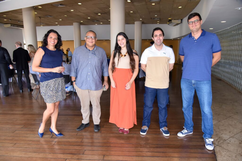 Tradicional almoço do Clube de Engenharia homenageia aniversariantes de abril 5 Tradicional almoço do Clube de Engenharia homenageia aniversariantes de abril f45 5061