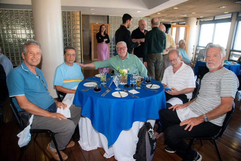 Almoço do Clube homenageia os 150 anos da Escola Politécnica da UFRJ 5 Almoço do Clube homenageia os 150 anos da Escola Politécnica da UFRJ f45 6735 1