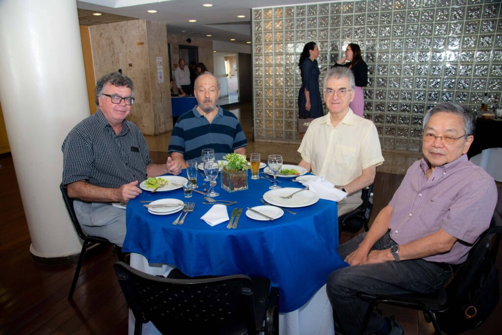 Almoço do Clube homenageia os 150 anos da Escola Politécnica da UFRJ 18 Almoço do Clube homenageia os 150 anos da Escola Politécnica da UFRJ f45 6794 1