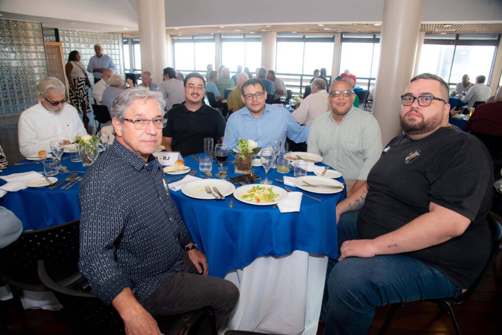 Almoço do Clube homenageia os 150 anos da Escola Politécnica da UFRJ 16 Almoço do Clube homenageia os 150 anos da Escola Politécnica da UFRJ f45 6798 1