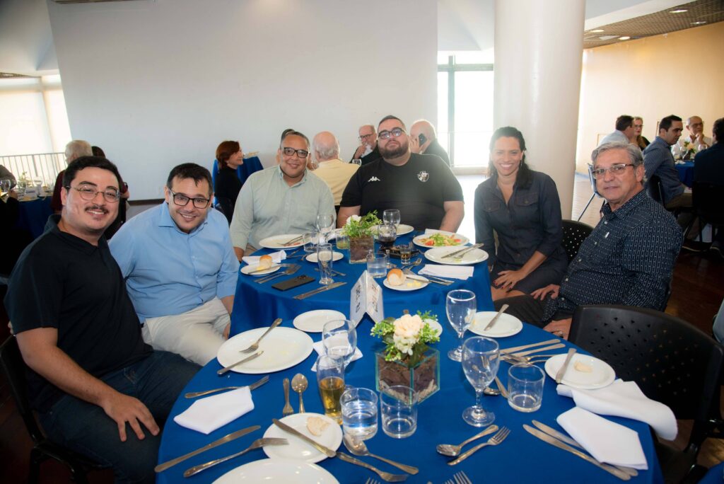 Almoço do Clube homenageia os 150 anos da Escola Politécnica da UFRJ 17 Almoço do Clube homenageia os 150 anos da Escola Politécnica da UFRJ f45 6799 1