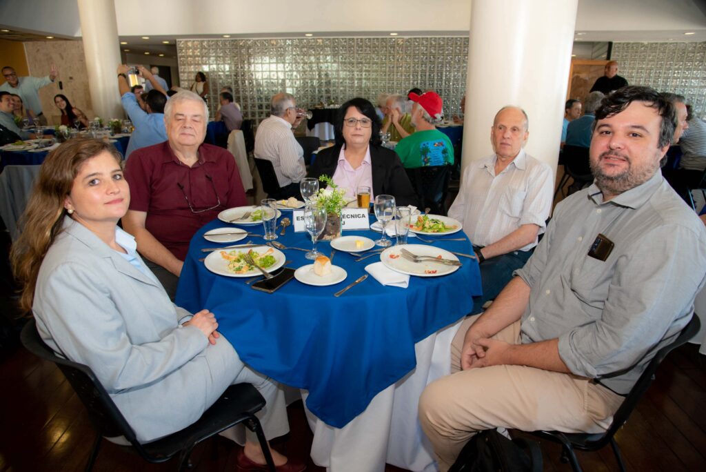 Almoço do Clube homenageia os 150 anos da Escola Politécnica da UFRJ 20 Almoço do Clube homenageia os 150 anos da Escola Politécnica da UFRJ f45 6804 1