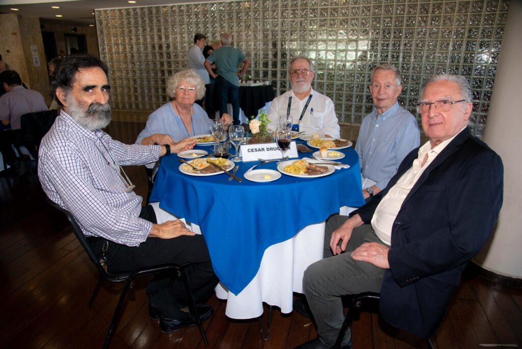 Almoço do Clube homenageia os 150 anos da Escola Politécnica da UFRJ 22 Almoço do Clube homenageia os 150 anos da Escola Politécnica da UFRJ f45 6818