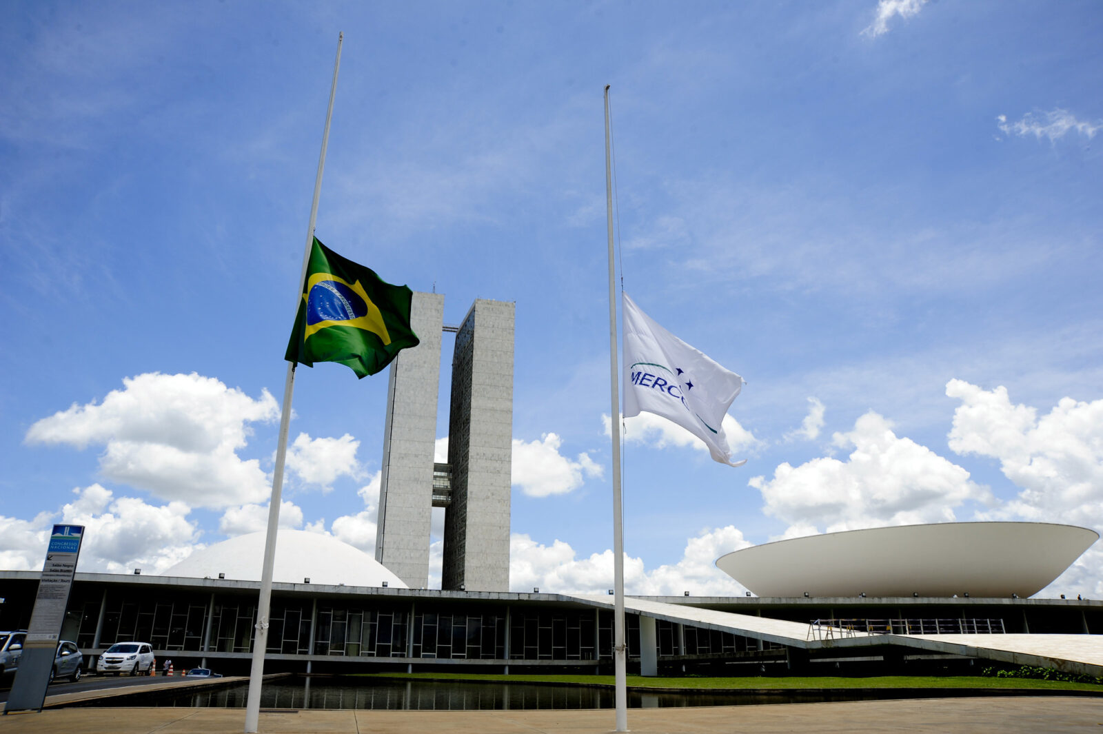 O “catch 22” da diplomacia brasileira 08 07 bandeiras brasil e mercosul fonte senado federal barra flickr