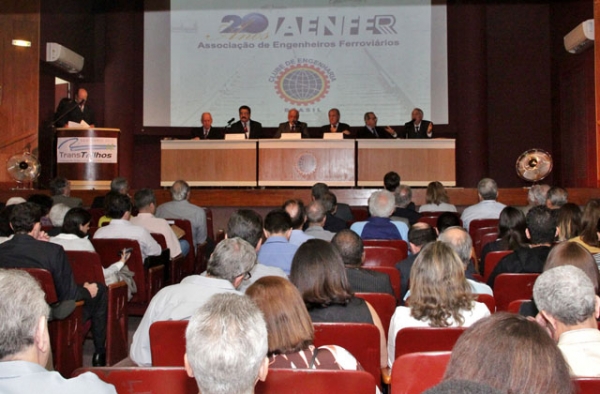 Evento de três dias debate transporte sobre trilhos no Clube de Engenharia 1 Evento de três dias debate transporte sobre trilhos no Clube de Engenharia 1344637705