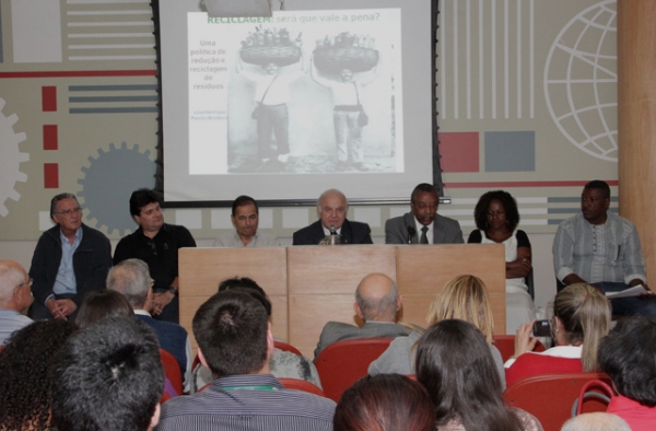 Uma visão crítica à gestão de resíduos 1345244164