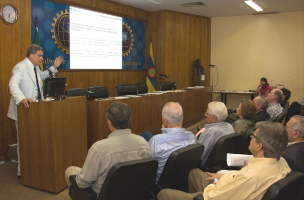 Conselho Diretor debate América Latina, economia e desenvolvimento 1358282910