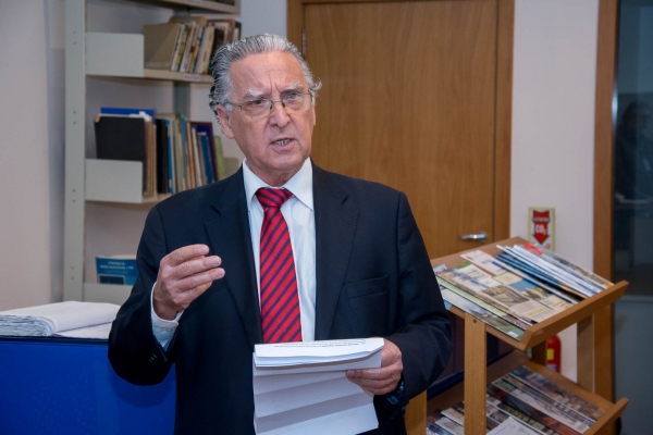 Cerimônia marca a chegada de obras virtuais internacionais à biblioteca 1469571525
