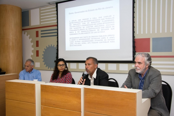 Como a crise do estado afeta políticas públicas na área de acidentes e desastres geológicos 1482183808