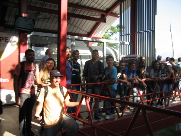 Estudantes do IBMR visitam trem de levitação magnética da Coppe 1496695436