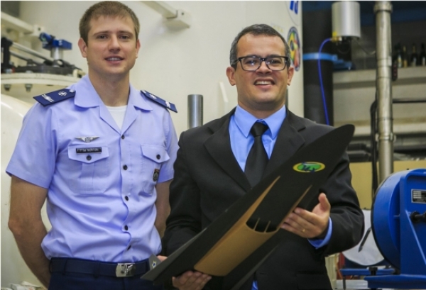 Cerâmica de alta temperatura para aviões hipersônicos 1502569440