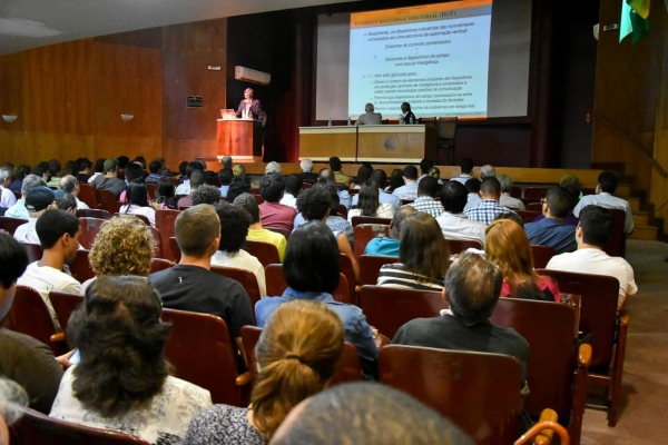Encontro de tecnologia reúne 500 participantes no Clube de Engenharia 1520877366