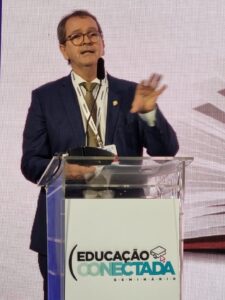 Estudo indica necessidade de até R$ 11 bilhões para levar acesso a escolas com banda larga 20220412 093743 scaled e1649816889864 225x300 1