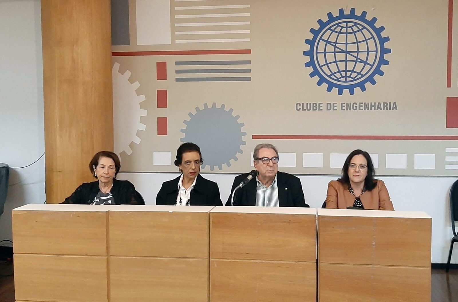Sérgio Abunahman é homenageado durante lançamento de livro 1 Sérgio Abunahman é homenageado durante lançamento de livro 20220921 152644 scaled 1