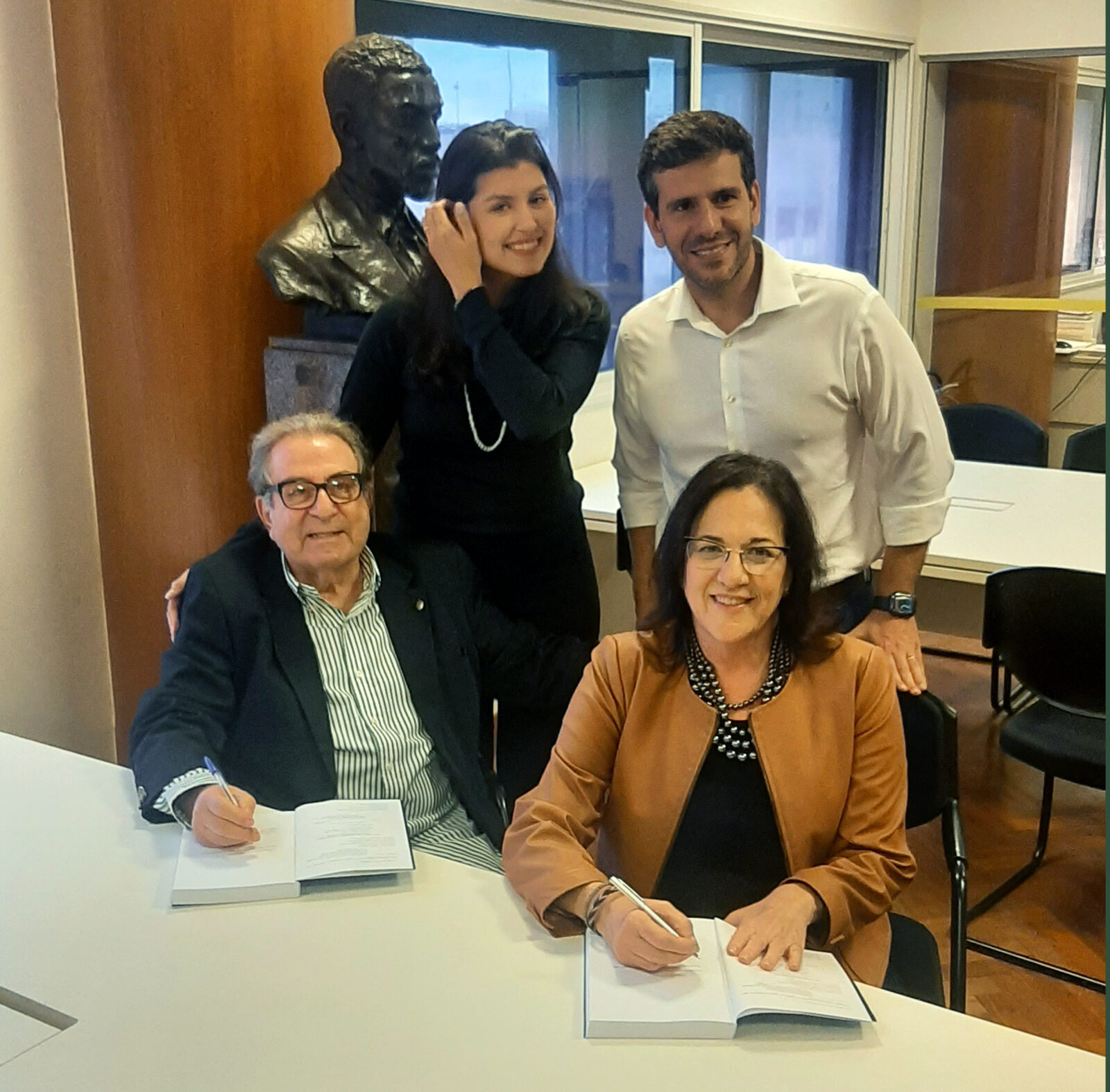 Sérgio Abunahman é homenageado durante lançamento de livro 2 Sérgio Abunahman é homenageado durante lançamento de livro 20220921 160321