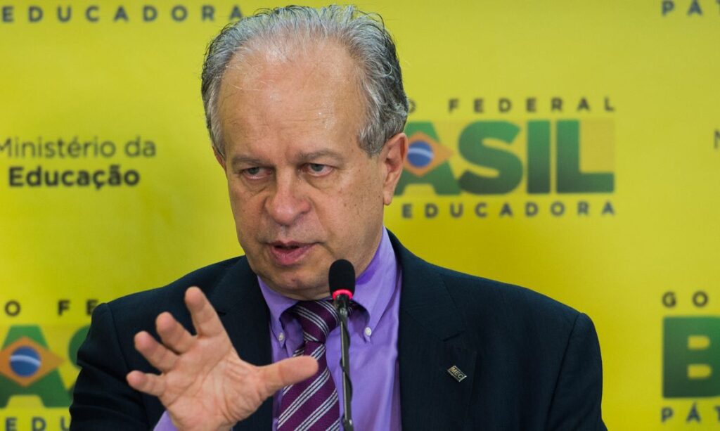 Corte de verbas ameaça a ciência brasileira - Entrevista com Renato Janine 1 Corte de verbas ameaça a ciência brasileira - Entrevista com Renato Janine 976282 mec coletiva 2666