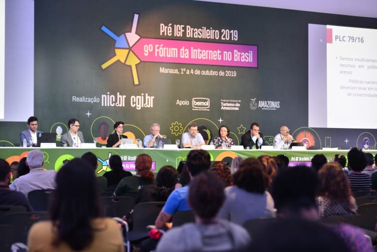 Sociedade civil: é a privatização da privatizaçao das Telecomunicações 1 Sociedade civil: é a privatização da privatizaçao das Telecomunicações c035e47a f2a6 4472 97c8 09f5142ea068
