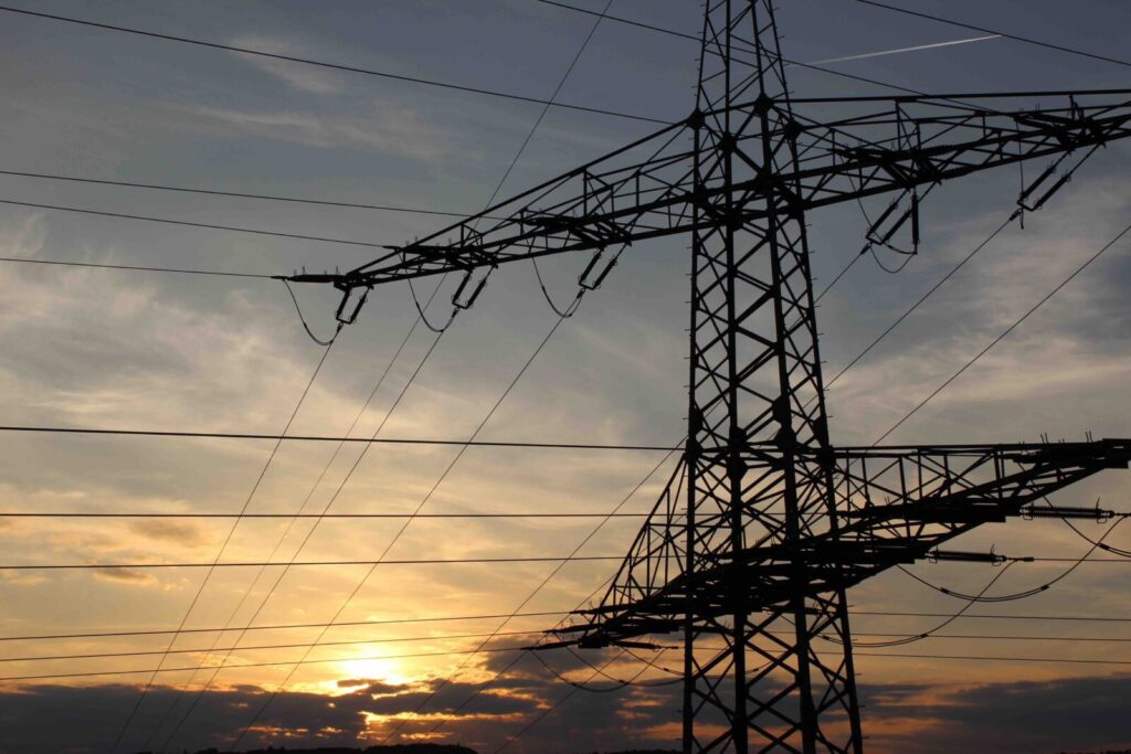 País precisa corrigir modelos de negócios no setor de energia 1 País precisa corrigir modelos de negócios no setor de energia cable clouds current 433306 1