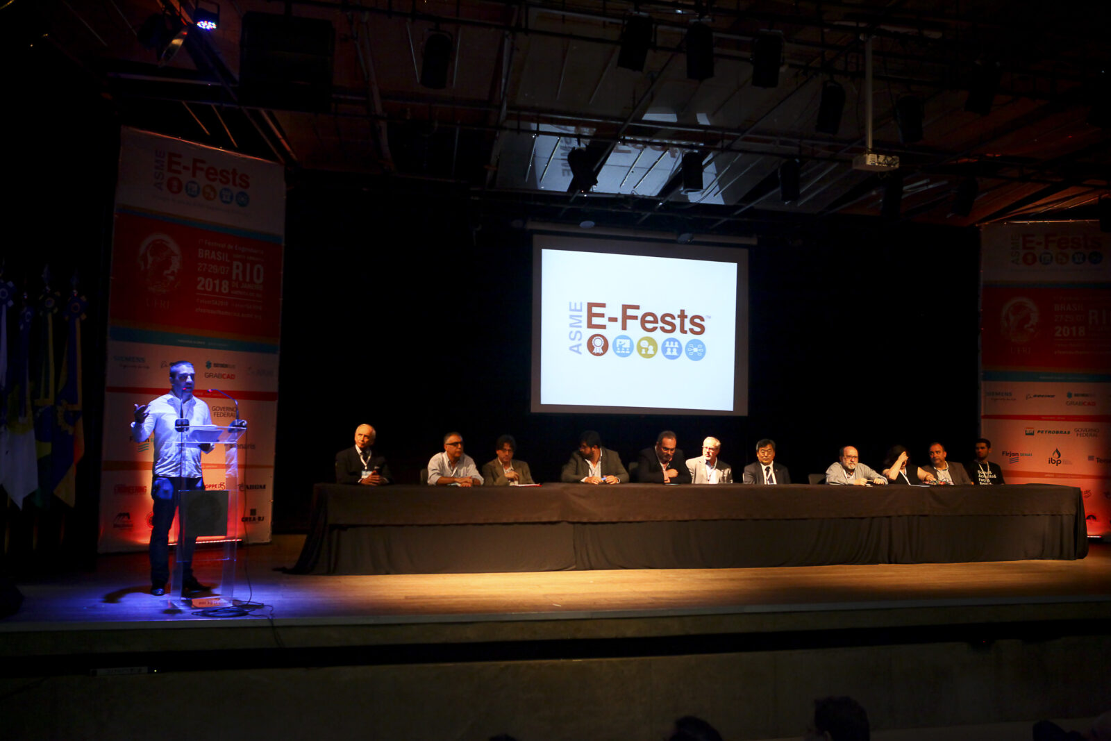 UFRJ sedia o primeiro E-Fest na América do Sul com participação do Clube de Engenharia 1 UFRJ sedia o primeiro E-Fest na América do Sul com participação do Clube de Engenharia dia27 open asme thelmavidales 2662