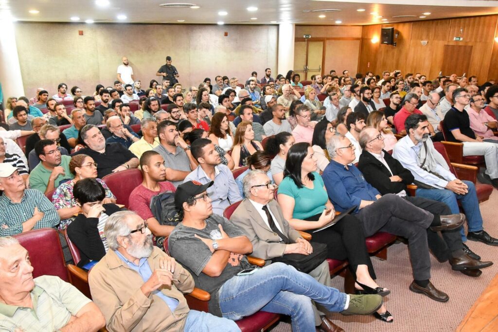 Pilares e motores para um Projeto Nacional de Desenvolvimento 2 Pilares e motores para um Projeto Nacional de Desenvolvimento foto 2