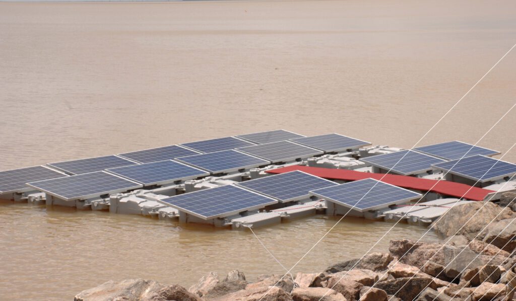 Refletindo sobre a privatização da Eletrobras paineis fotovoltaicos na uhe sobradinho eletrobras