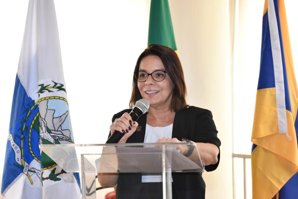 Sem a luz das universidades restam as trevas 1 Sem a luz das universidades restam as trevas reitora miolo
