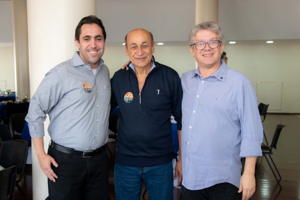 Representantes de chapas participam de almoço do Clube 2 Representantes de chapas participam de almoço do Clube f45 4774