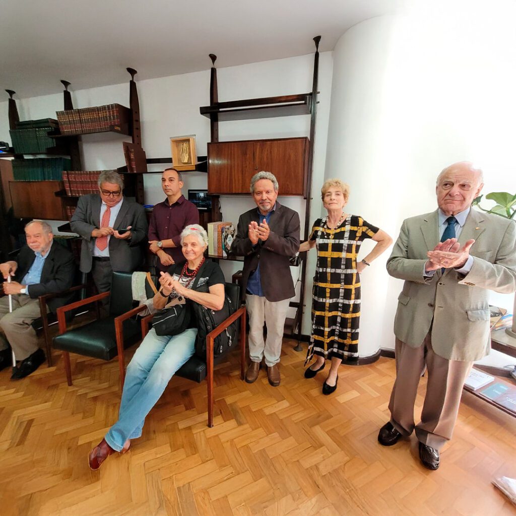 Almirante Othon recebe principal comenda da Academia Brasileiras de Ciências 2 Almirante Othon recebe principal comenda da Academia Brasileiras de Ciências almirante othon recebe principal comenda da academia brasileiras de ciencias almirante othon recebe principal comenda da academia brasileiras de ciencias 5