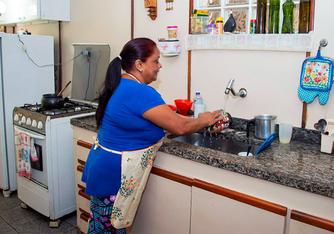 Luta das mulheres por igualdade conquista avanços, mas ainda está longe de seu objetivo 1 Luta das mulheres por igualdade conquista avanços, mas ainda está longe de seu objetivo pnad trabalhodomestico home licia pnad trabalhodomestico home licia