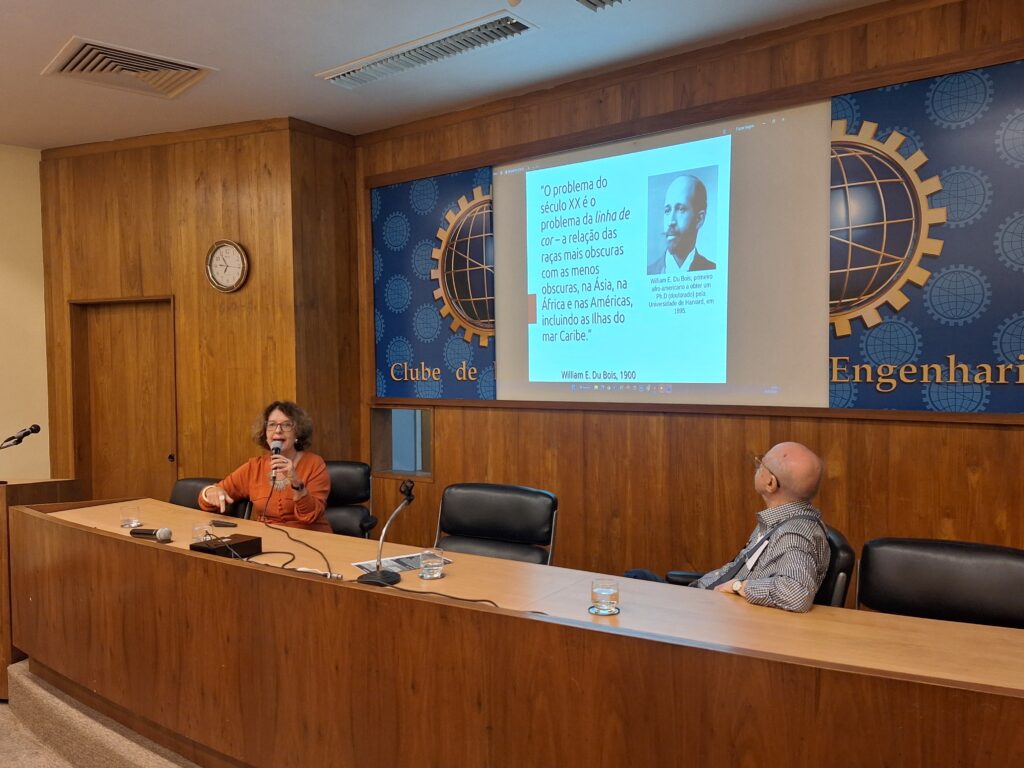 Marcio Pochmann e Beatriz Bissio debateram estratégias de futuro no Clube de Engenharia do Brasil 1 Marcio Pochmann e Beatriz Bissio debateram estratégias de futuro no Clube de Engenharia do Brasil 20250520 185310 20250520 185310