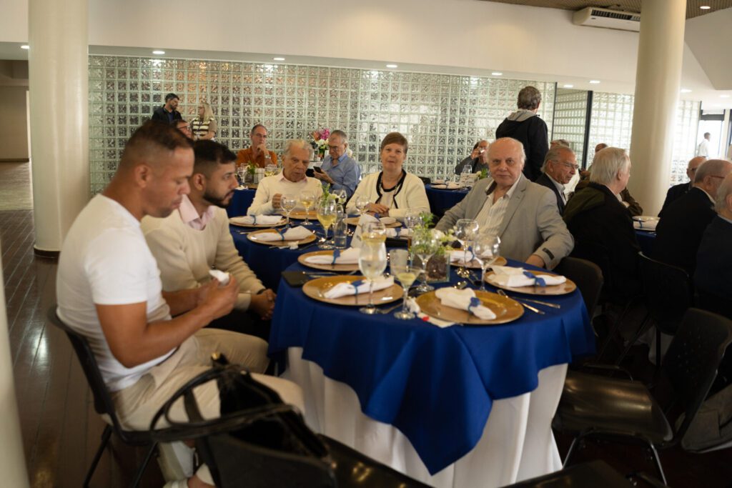 Almoço do Clube marca celebração da democracia 11 Almoço do Clube marca celebração da democracia rz100179 rz100179