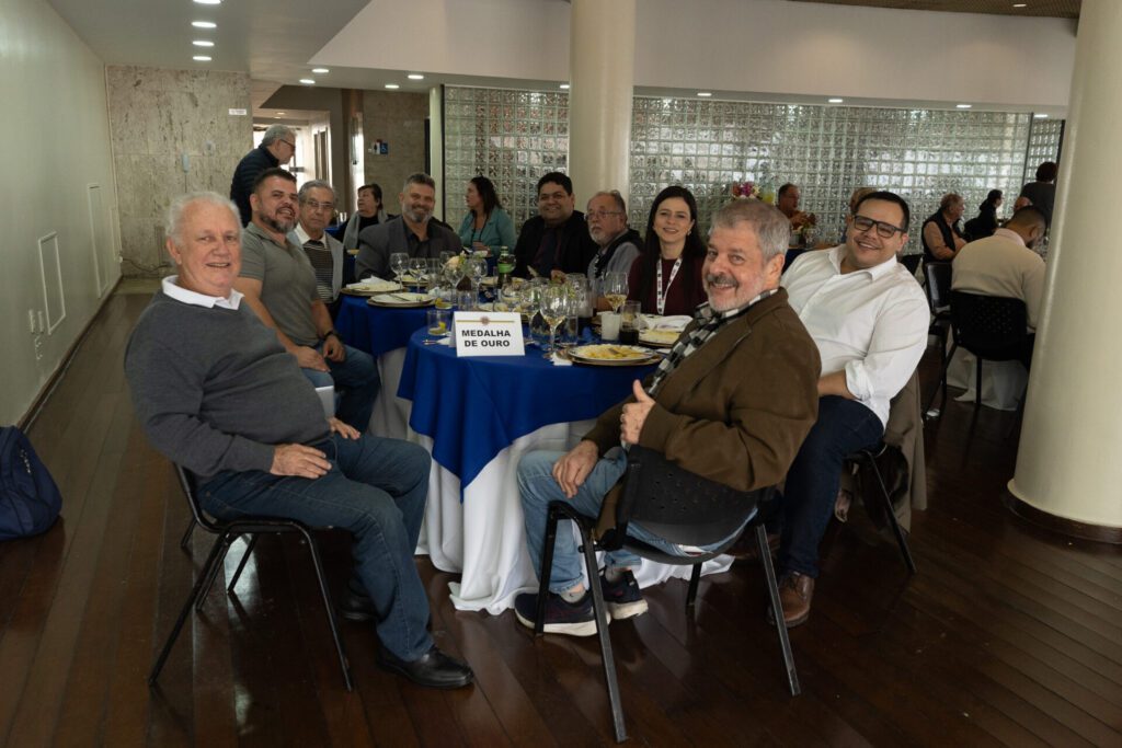 Almoço do Clube marca celebração da democracia 2 Almoço do Clube marca celebração da democracia rz100544 rz100544