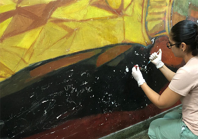 Restauração recupera painel de Frank Schaeffer pintado na sede do Clube painel painel