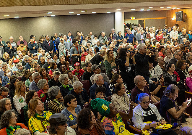 Assembleia permanente é criada em prol da soberania nacional 2 Assembleia permanente é criada em prol da soberania nacional rz100344 rz100344